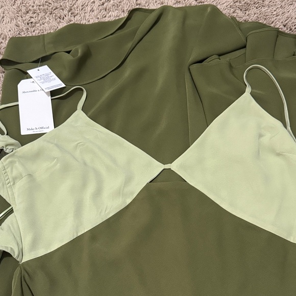 Abercrombie & Fitch Two-Tone Green Midi Dress - Picture 4 of 5